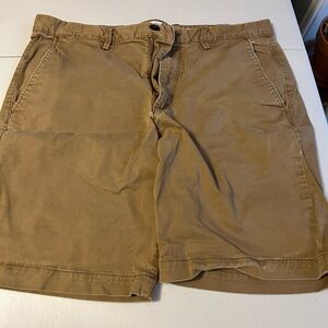 Mens gap shorts. Size 32. EUC